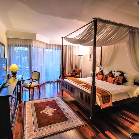 Angkor Palace Resort & Spa Siem Reap Bagian luar foto