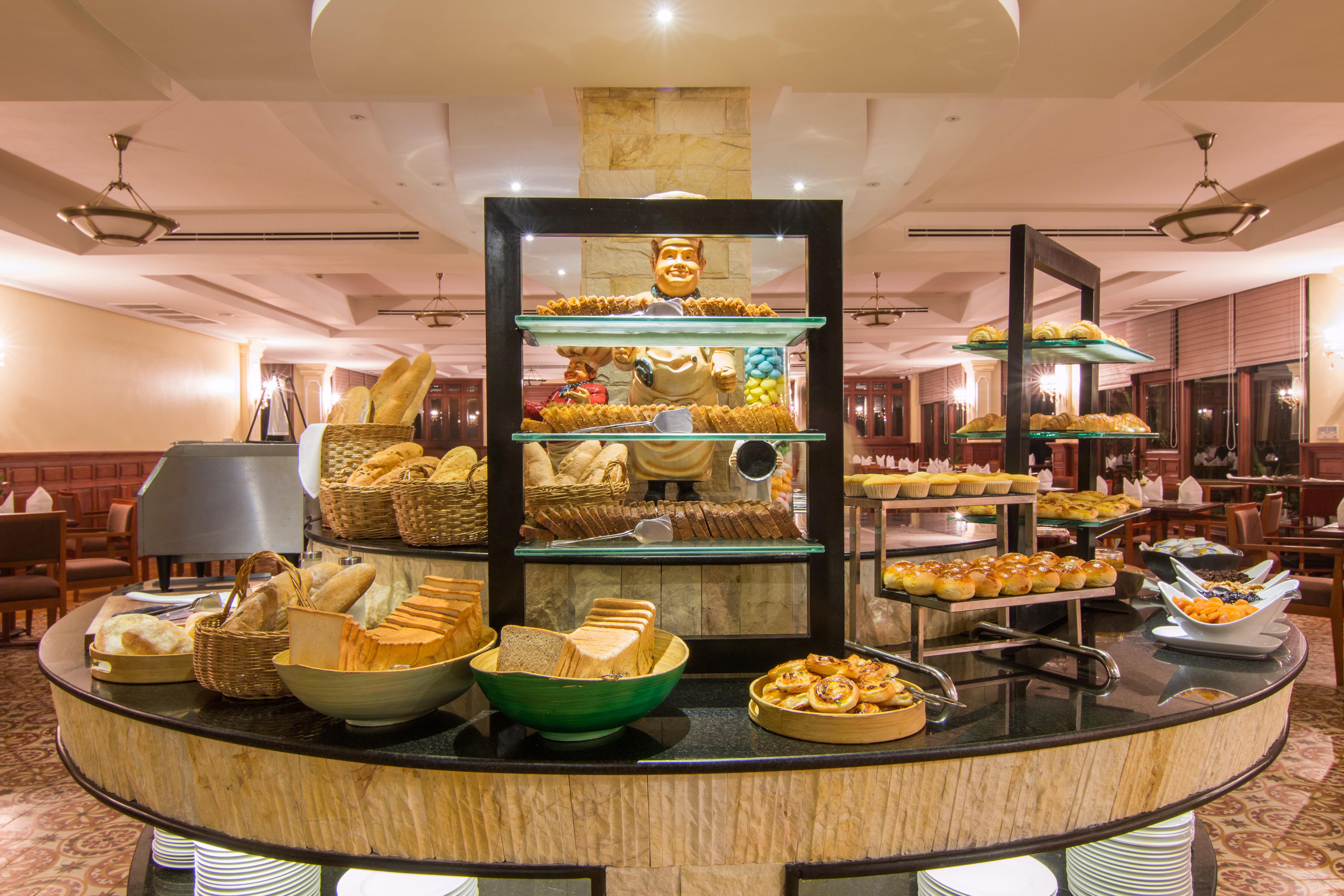 Angkor Palace Resort & Spa Siem Reap Bagian luar foto
