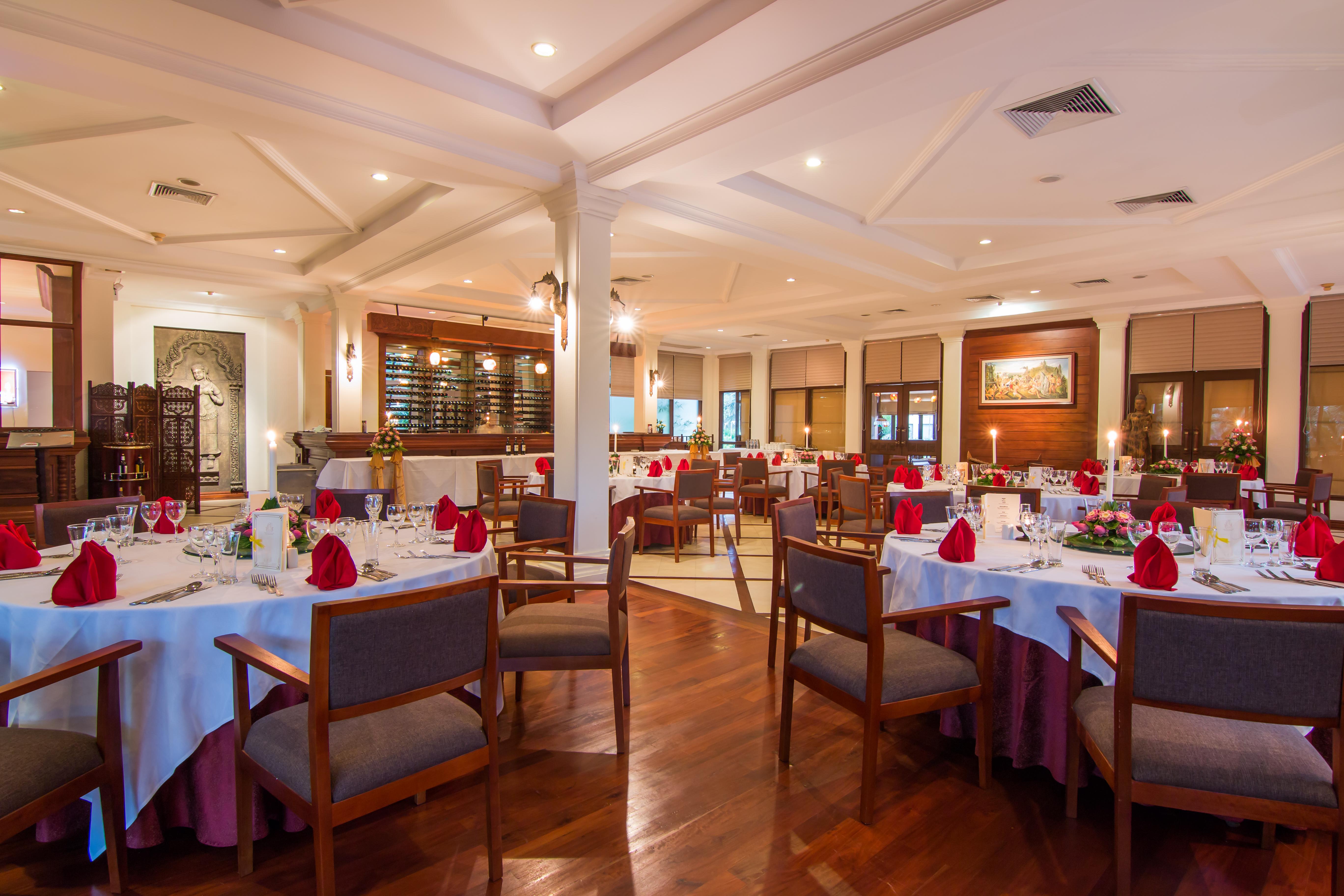 Angkor Palace Resort & Spa Siem Reap Bagian luar foto