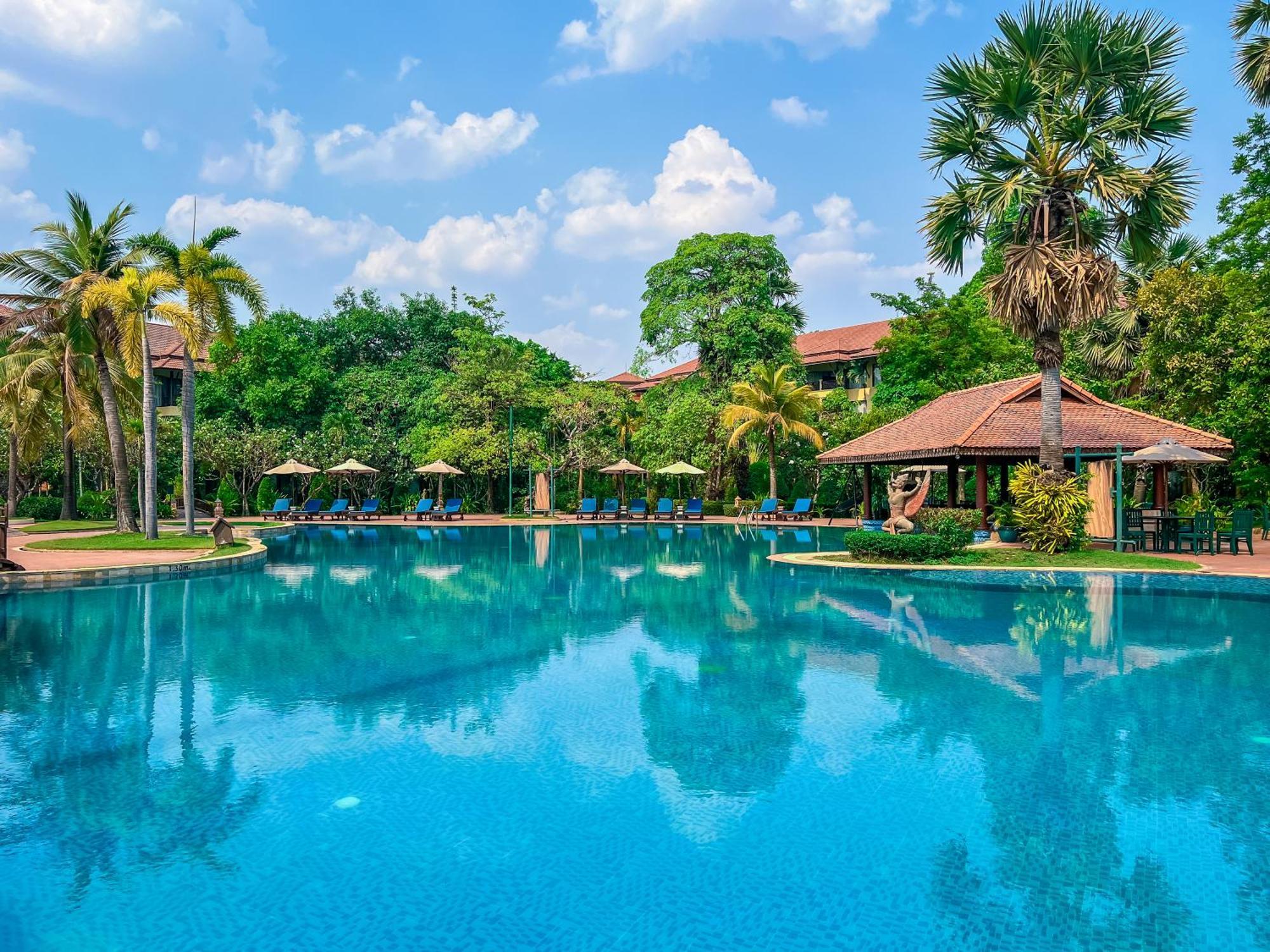 Angkor Palace Resort & Spa Siem Reap Bagian luar foto